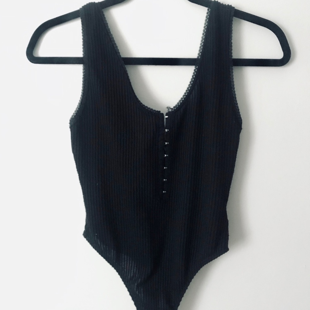 urban outfitters black bodysuit